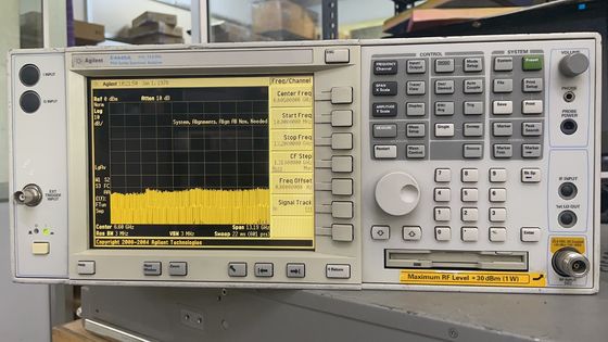 購入 多場面スペクトル検光子 ラックマウント式のKeysight Agilent E4445A オンライン製造