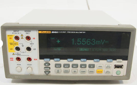 購入 Fluke 8846A 6.5 桁の精度マルチメーター 0.0024% DC精度と 10A 電流範囲 オンライン製造