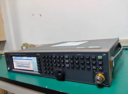 購入 キースイート N5183B MXG Xシリーズマイクロ波信号発生器 9kHzから40GHz +19 dBm出力と600μs 切り替え速度 オンライン製造