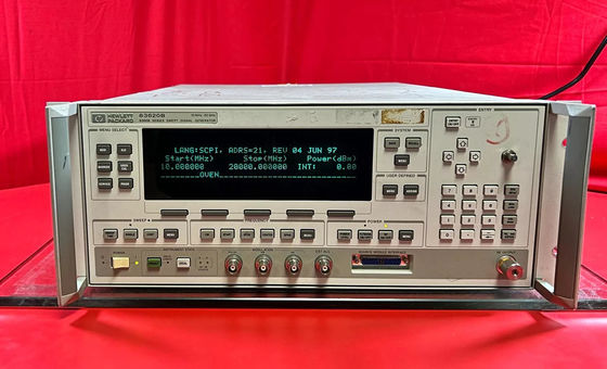 購入 Keysight Agilent 83620B 合成されたスウィート信号発生器 0.01 - 20 GHz ベンチトップ/携帯式使用済み試験機器 オンライン製造