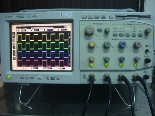 購入 Keysight Infiniium オシロスコープ 2 GHz 帯域幅 10 GSa/s サンプルレート 4チャンネル オンライン製造