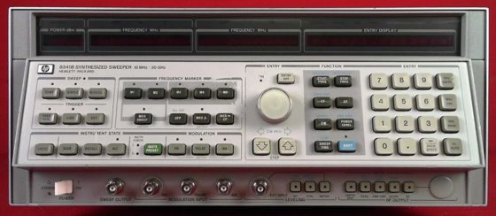 購入 Keysight 8341B 合成信号生成器 10 MHz から 20 GHz 低偽音とパルス AM FM モジュレーション オンライン製造