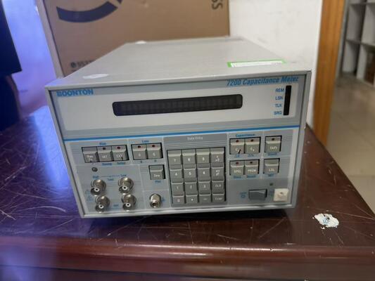購入 1 MHz テスト周波数 2000 pF 範囲と GPIB DLTS 測定基準 オンライン製造