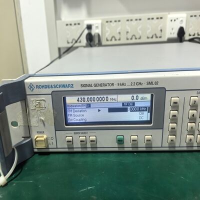 購入 ロードとシュワルツ SML02 9kHz-2.2GHz信号生成器 オンライン製造