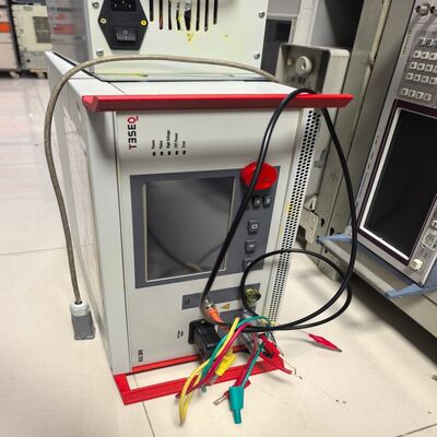 買う Teseq NSG 3060 過渡現象発生器 EMC試験装置 電圧変動、正弦波ノイズ、磁場イミュニティ試験用 同期ファンクションジェネレータ搭載 オンライン製造
