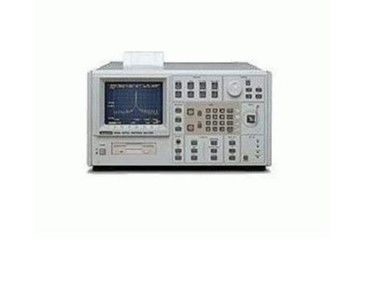 電子光学スペクトル検光子ADVANTEST Q8383の横のスケール
