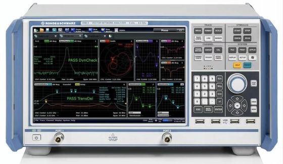 RohdeおよびSchwarz ZNB8のベクトル ネットワーク・アナライザ2の港によって使用される試験装置
