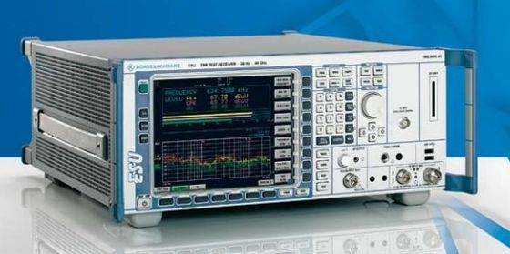 ストレートフォワード R&S®ESU8 EMI受信機試験 20 Hz から 8 GHz