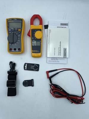 True-RMSデジタルマルチメーターと600V CAT IIIクランプメーター、非接触電圧検出機能を備えたFluke 117/323電気技師コンボキット